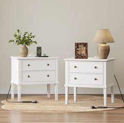 Set of 2 White Solid Wood Nightstands