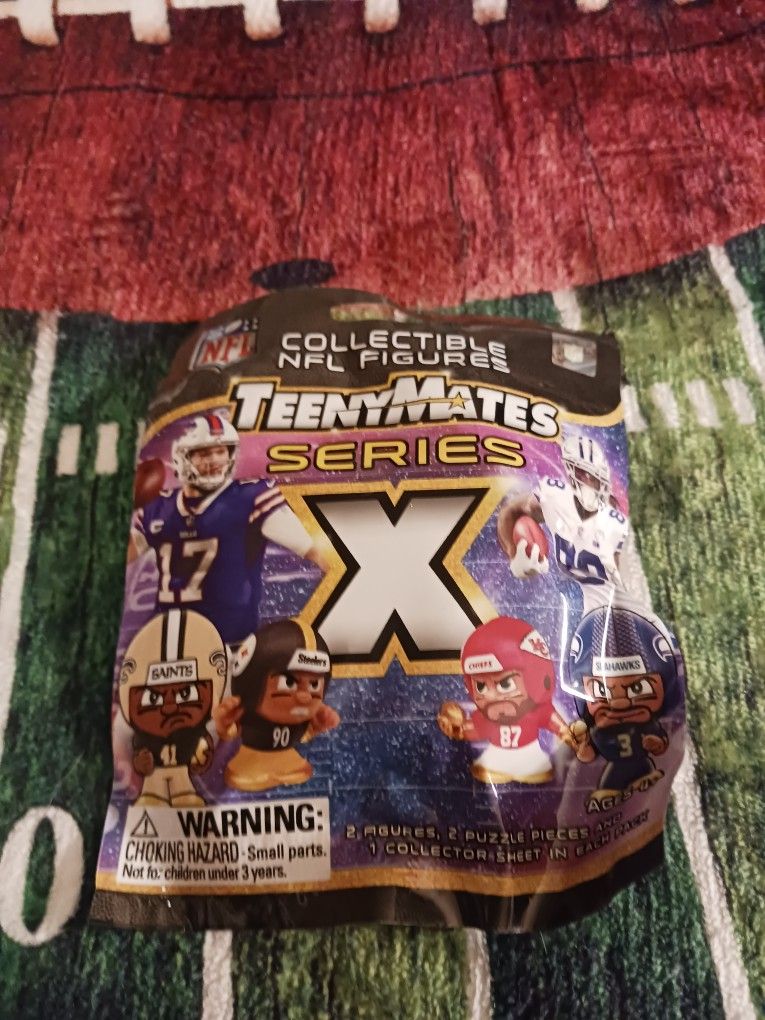 NFL Teeneymates Figures