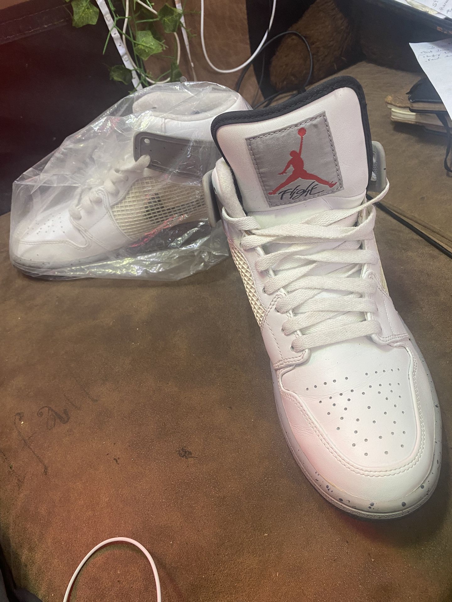 Air Jordan White Size 8.5