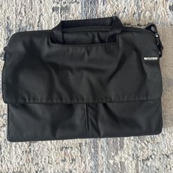 Incase Macbook 13” Case Bag LIKE NEW
