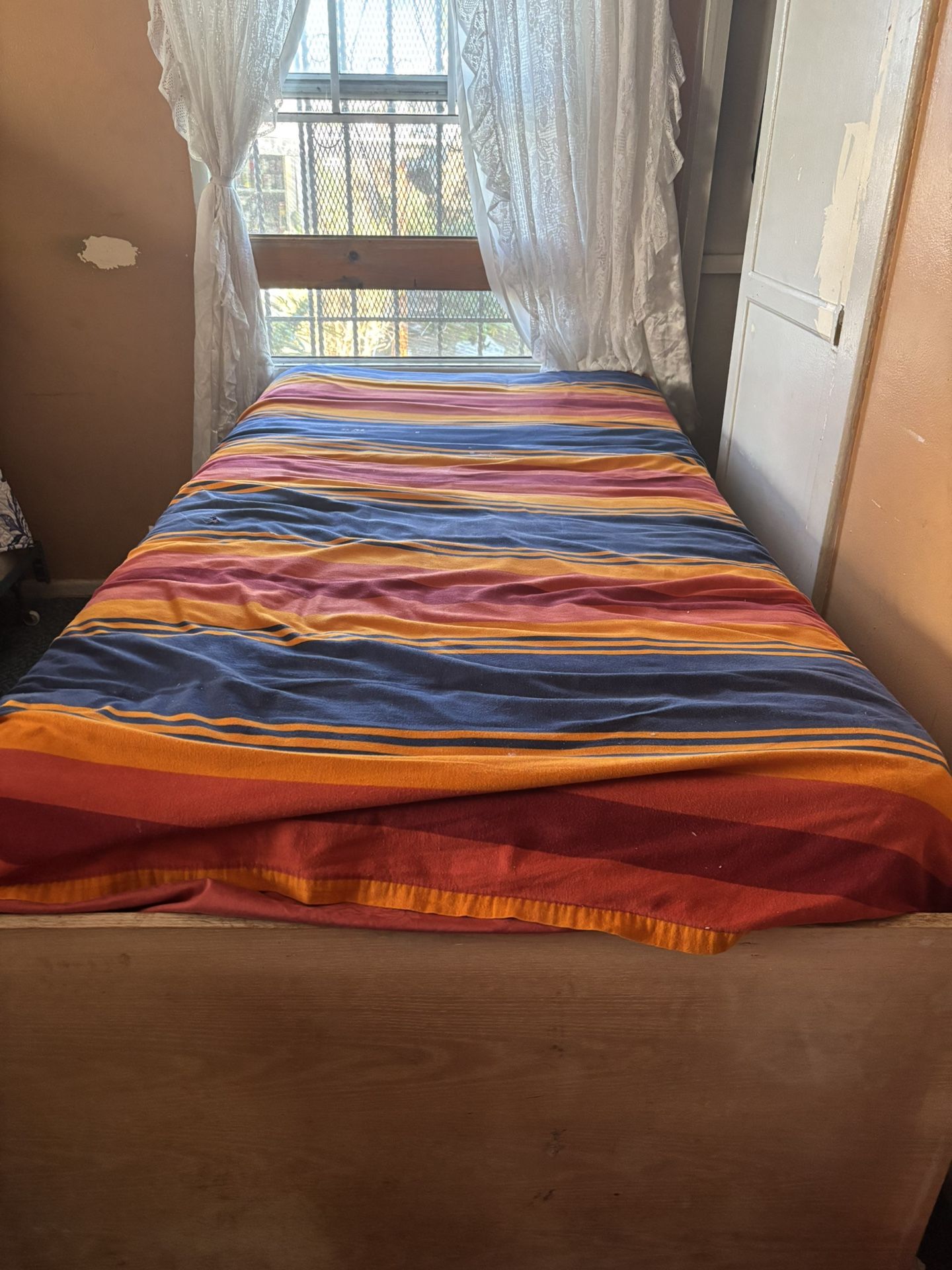 Bed Frame With 4 Drawers With Mattress