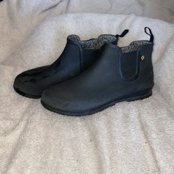 Women’s Size 8 Bogs rain boots 