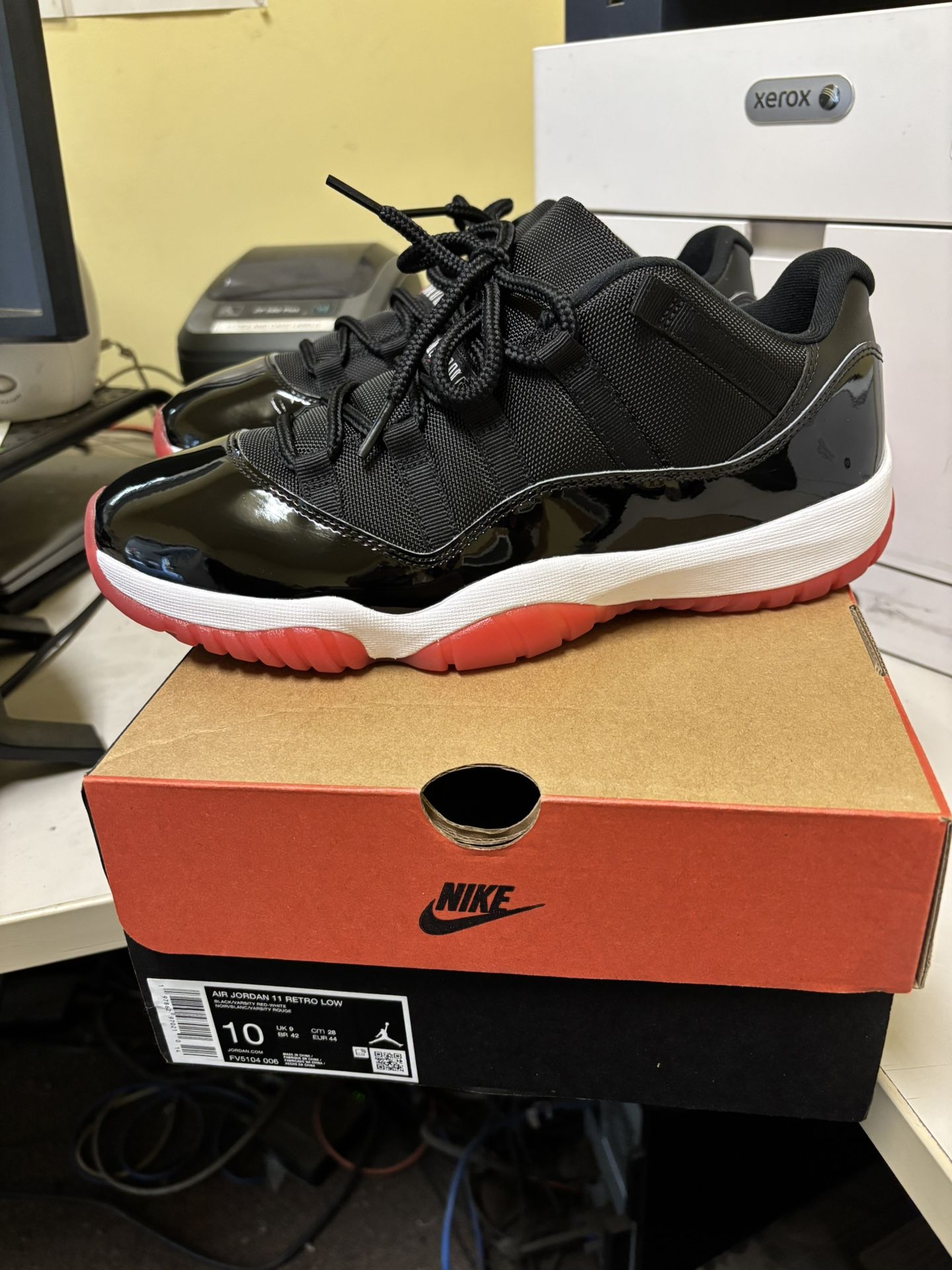 Nike Jordan 11 Low Bred Size 10 Men’s 