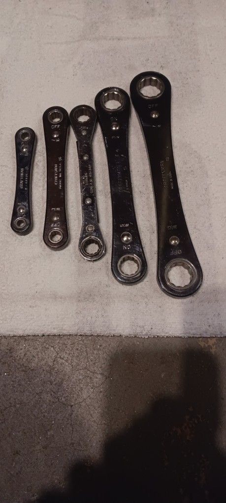 Craftsman  5-piece 12 Point Sae Ratching Box End wrench Set 1/4-7/8