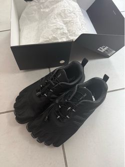 Men’s Peluva Shoes Size 11.5 NIB