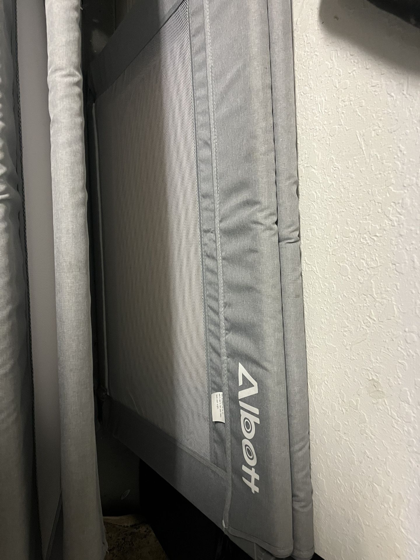 Albot Play Pen Divider - 28ft