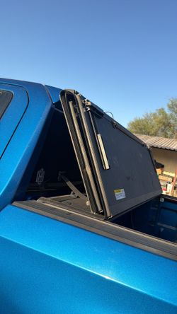 Foldable bed cover for Silverado crew cab short bed 
Ask 500obo