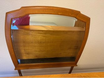 Queen size bedroom set 4 pieces.