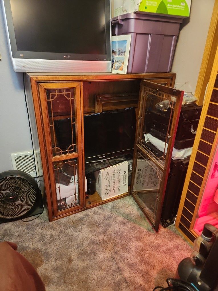Solid Wood Hutch Cabinent W/glass Shelves