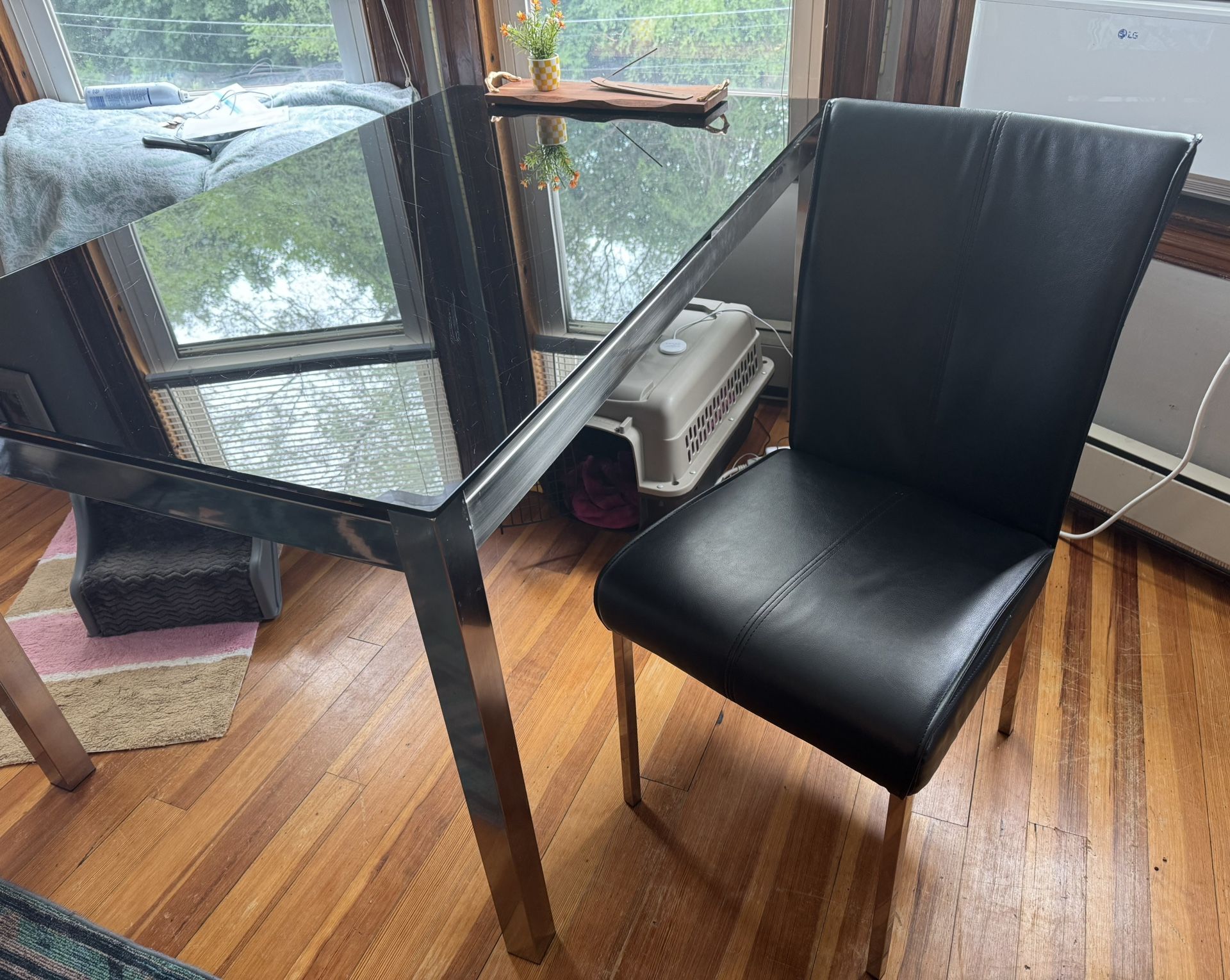 Dinning Table & 6 Chairs