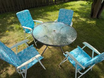 Patio Table and 4 Chairs Set