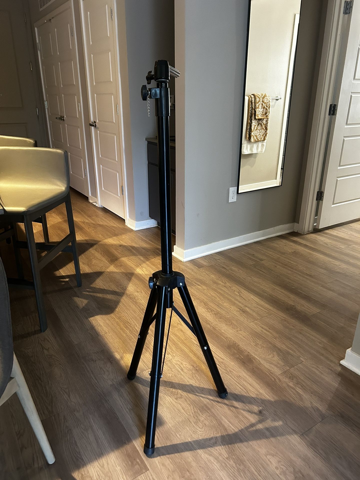 Bellami Mannequin Head & Stand asap !!like Brand New!