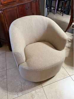 ✨ Boucle Swivel Accent Chair – Brand New | No Assembly Required
