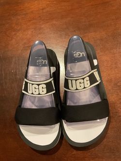 UGG Platform Sandals Black and White Kids size 3