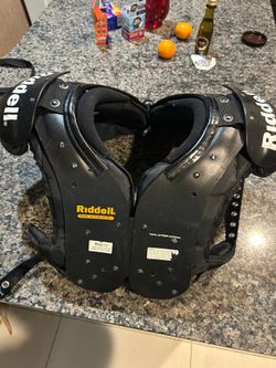 Riddell Youth Blaze Football Blaze Shoulder Pads XL 14-15