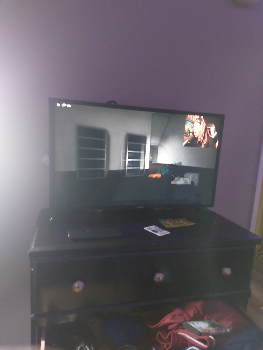(READ DESC) 32 INCH Samsung Smart TV