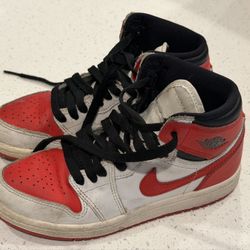 Jordan 1 - Size 2y