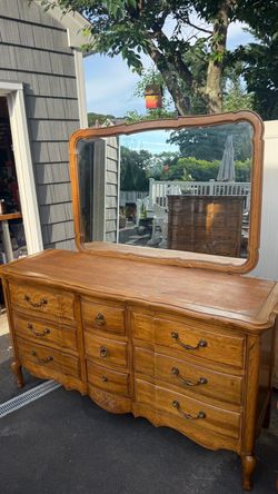 Thomasville French Provincial nine-drawer dresser