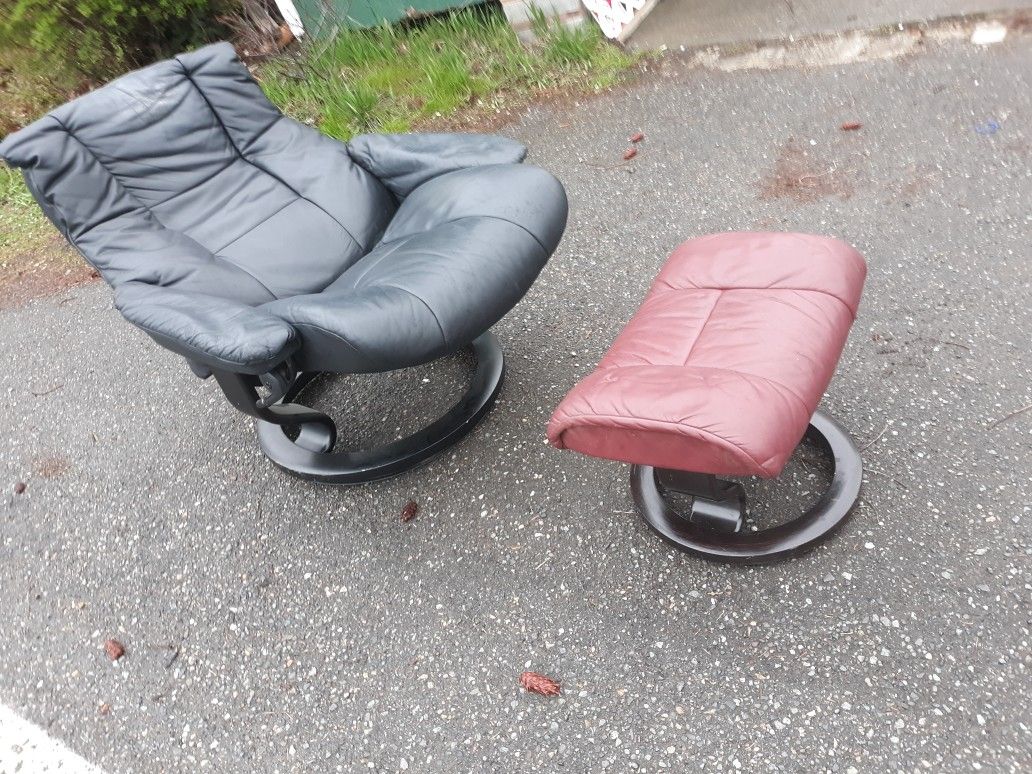 Ekornes Stressless Louge Chair Ottoman Large Size Black With Matoon Footstool