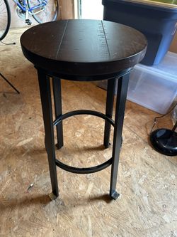 4 Black Metal & Wooden Bar Stools