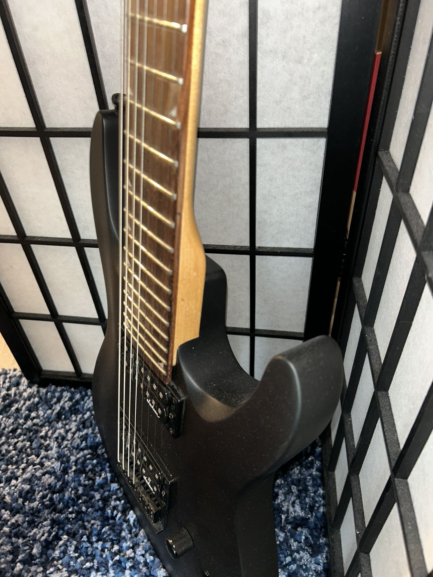 Jackson JS22-7 Dinky 7-string Electric Guitar - Satin Black