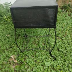 Nice Black Side Table Indoor/Outdoor Use Conway Florida 32812