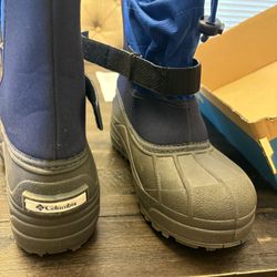 Brand New Columbia Boys/Kids Size 7 Winter Boots
