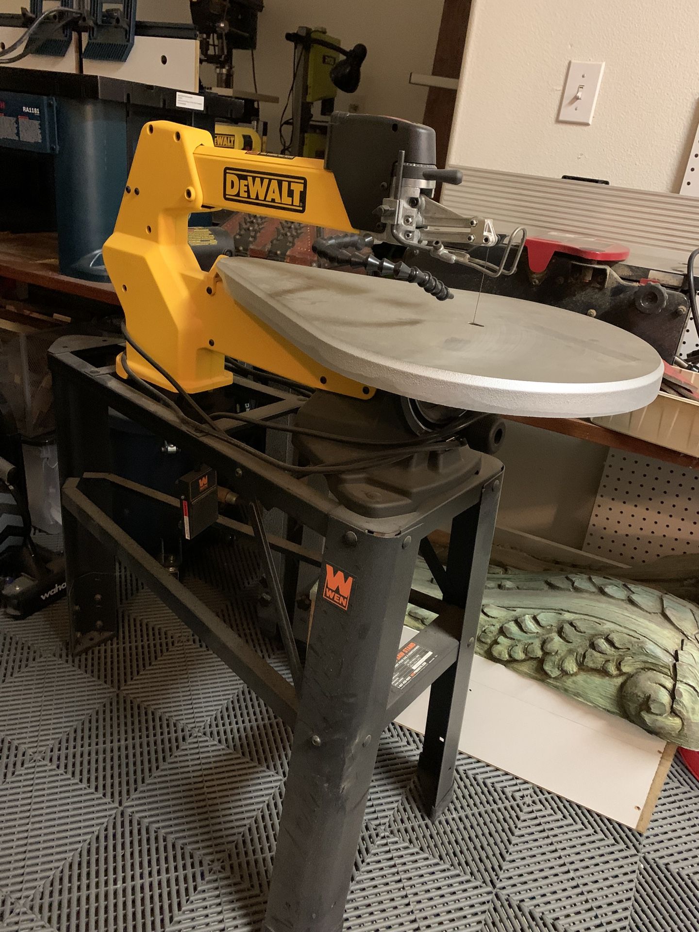 Dewalt DW788 Scroll Saw w/Stand