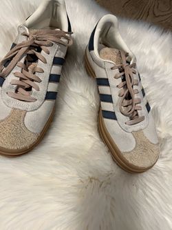 Adidas Gazelle Suede Sneakers. Size 8.5very good condition