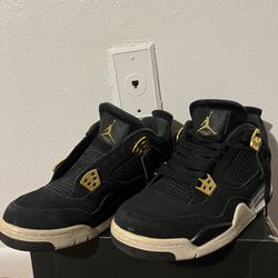 Shoes/ jordans