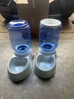 Large Amazon Basics Self Feeder And Waterer