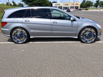 20" luxxx chrome rims excellent condition $975