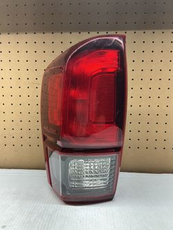 2016 - 2023 TOYOTA TACOMA - Driver Side TIL Light OEM 