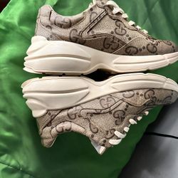 Men’s Gucci Sneakers  Size 12 Barley Used 