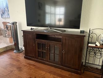 Entertainment center/stand
