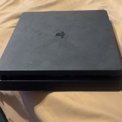 PS4 Slim 