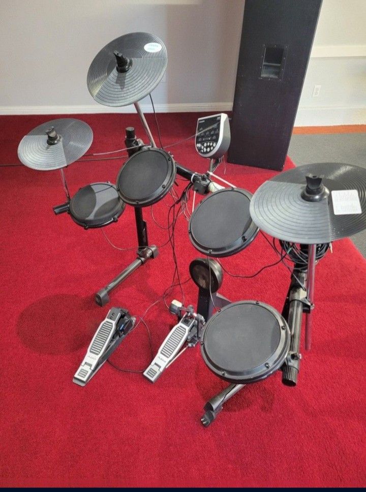 Alesis DM6 Electronic Drumkit