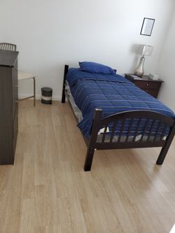 Twin Beds With Mattresses