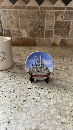 Walt Disney World Mini Plate With Stand 