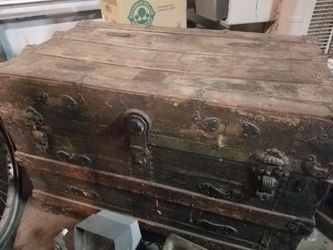 1800's Steamer Trunk