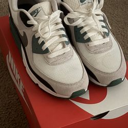 Nike air max size 9
