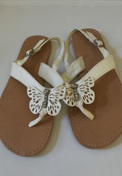 Girls size 2 sandals like new