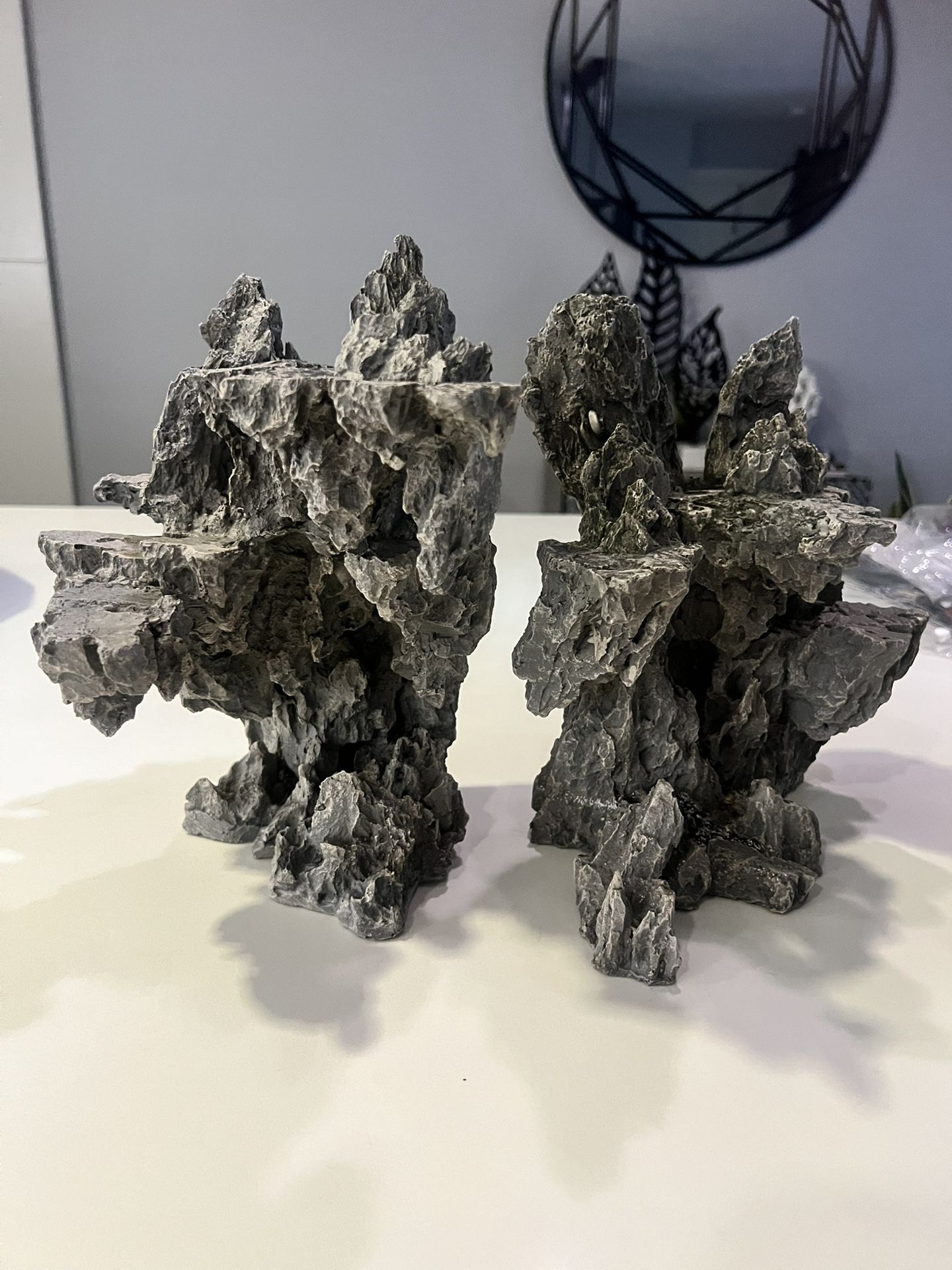 Fish tank Mountains decor