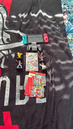Nintendo Switch Bundle with Games and Amiibos