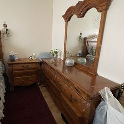 Q Size Bed Set 
