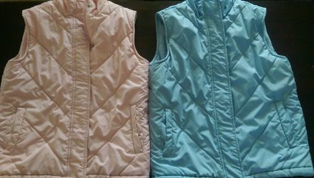 Girls M vests