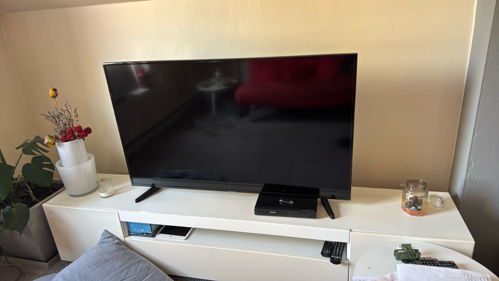 Samsung 43” Tv And Philips DVD Player