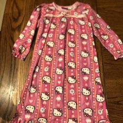 Hello  Kitty Pillama Size 4T Girls