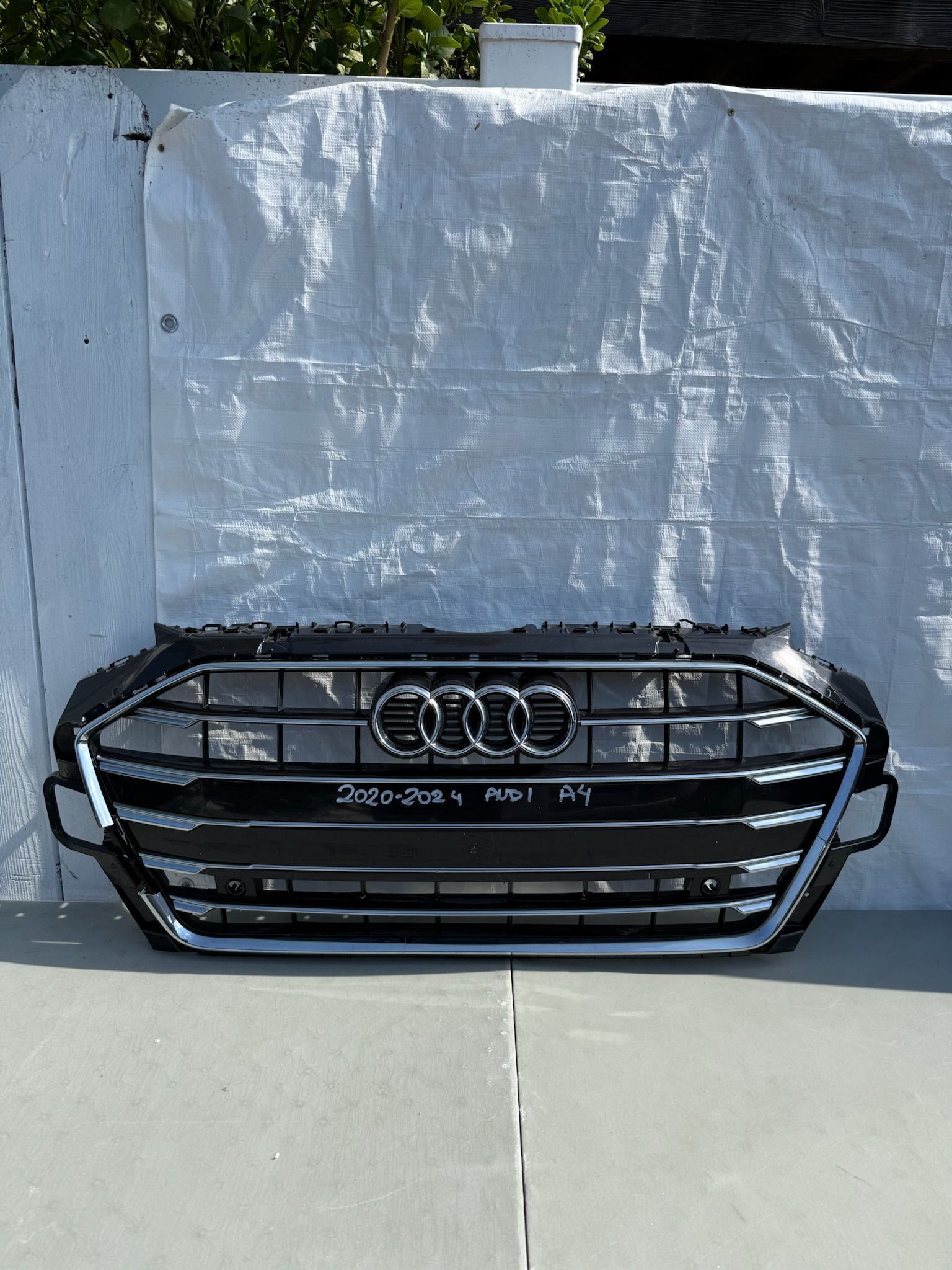 2020 2021 2022 2023 2024 AUDI A4 FRONT GRILL OEM USED