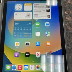 Apple iPad 6th Gen (32gb)